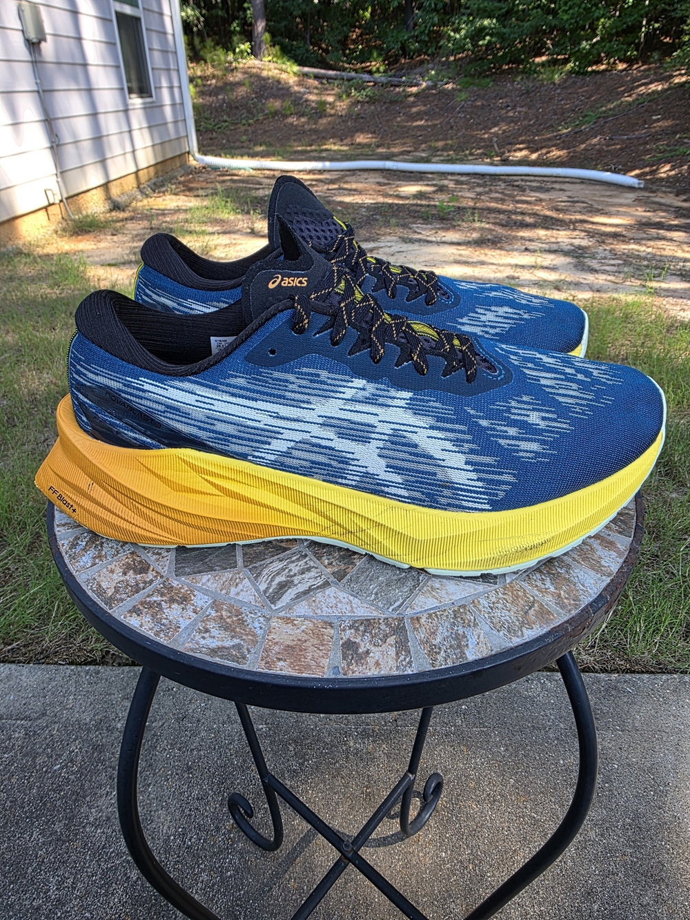 Asics Novablast 3 TR 1011B568 Nature Bathing/Yellow Running Shoes Men Size 11